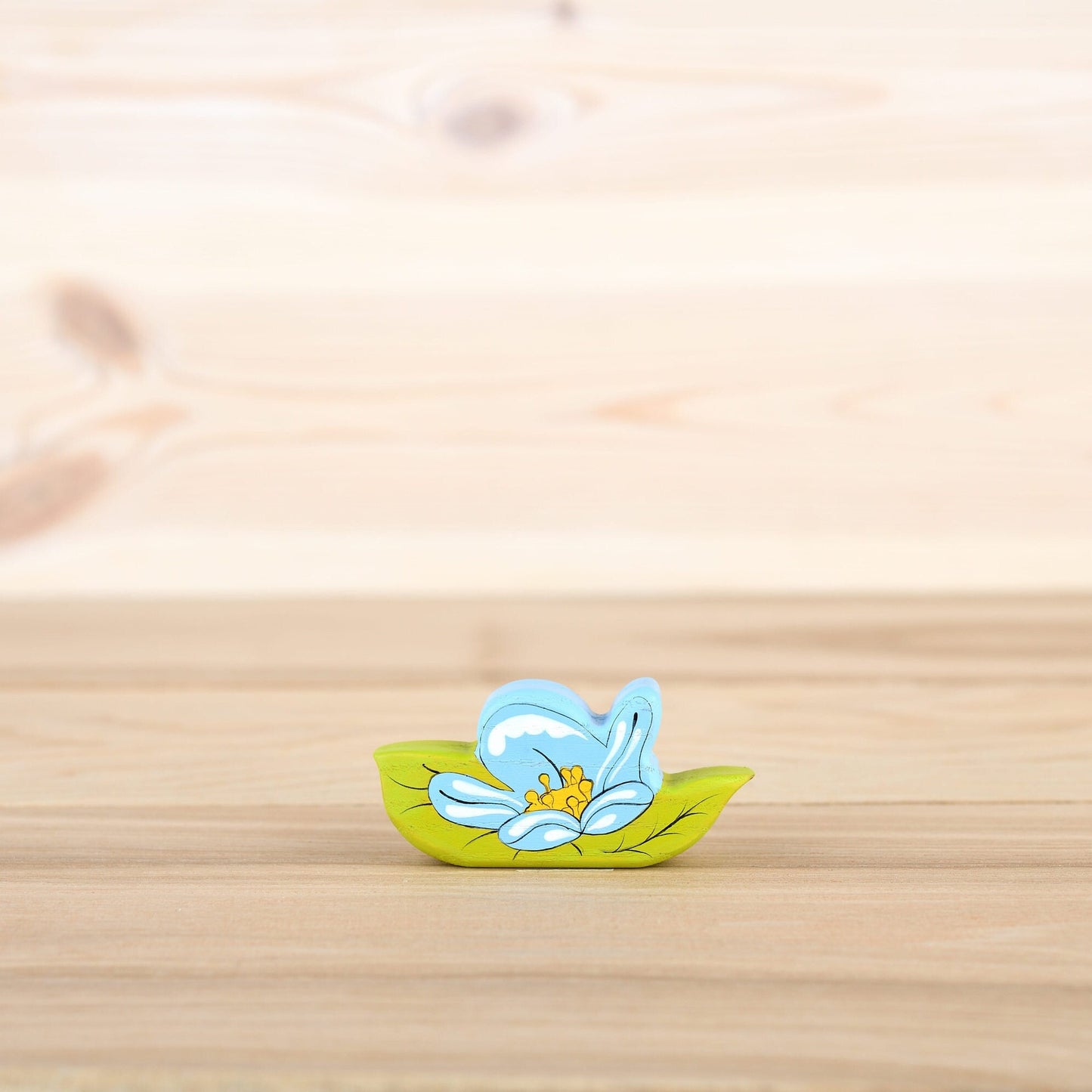 Wooden blue flower toy