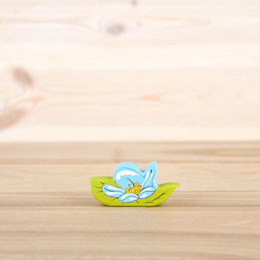 Wooden blue flower toy